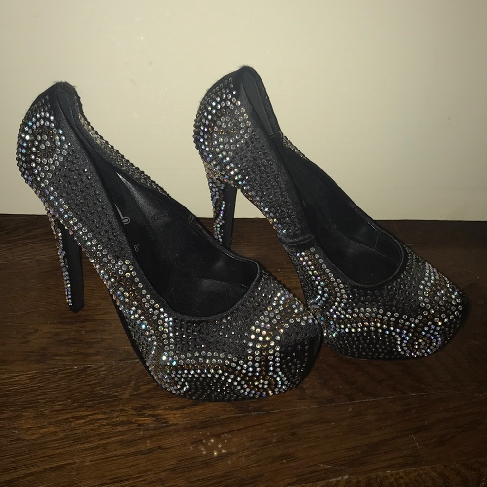 Rue 21 etc multicolored heels. Never worn Size 7/8